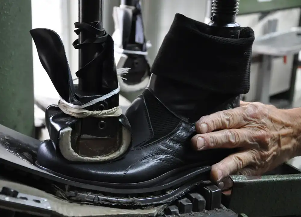 paul-silence-handwerk Paul Silence Schuhherstellung